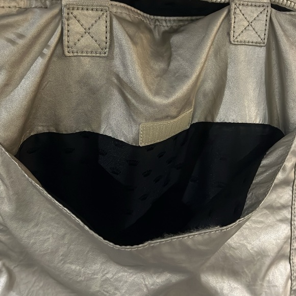 Juicy couture Retro Silver metallic shoulder bag - Picture 8 of 8